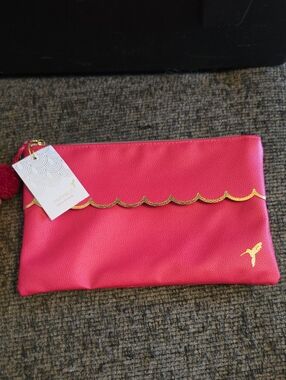 Papyrus Hot Pink Clutch with Gold Scallop Trim